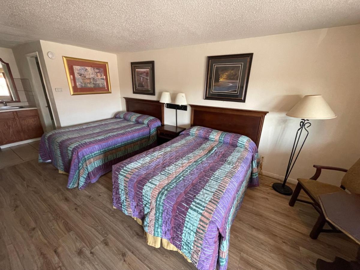 Motel Round-up *